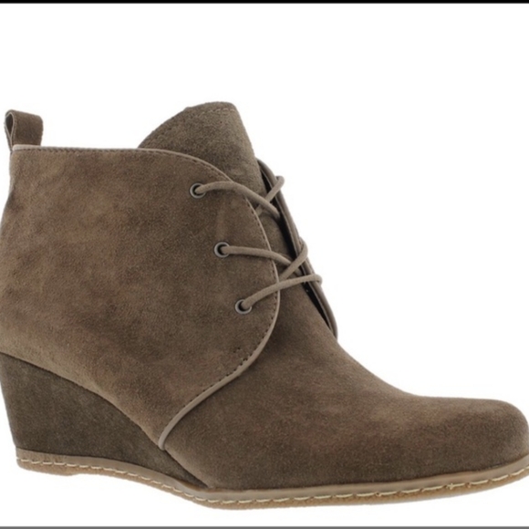 Franco Sarto Taupe Suede Wedge Booties Ankle Boots 7.5 Lace Up Platform - Picture 1 of 11